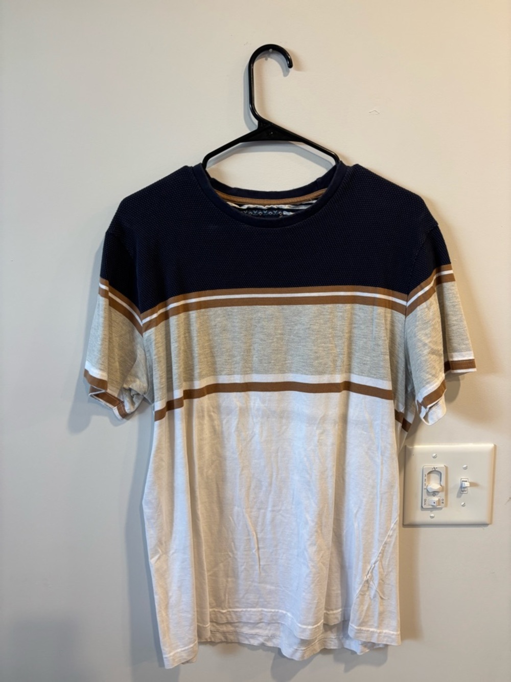 Cactus Short-Sleeve Crew Neck Shirt in Navy, Tan & White